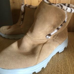 Skechers brown animal trim goga mat boots sz 9.5